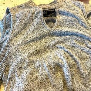 Soft Sweater/Long Sleeve Shirt - Grey - Size Medium